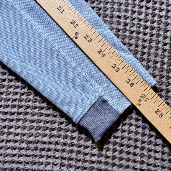 lululemon Men’s Gray Crewneck Sweatshirt Zip Chest Pocket Size M or L - Picture 6 of 7